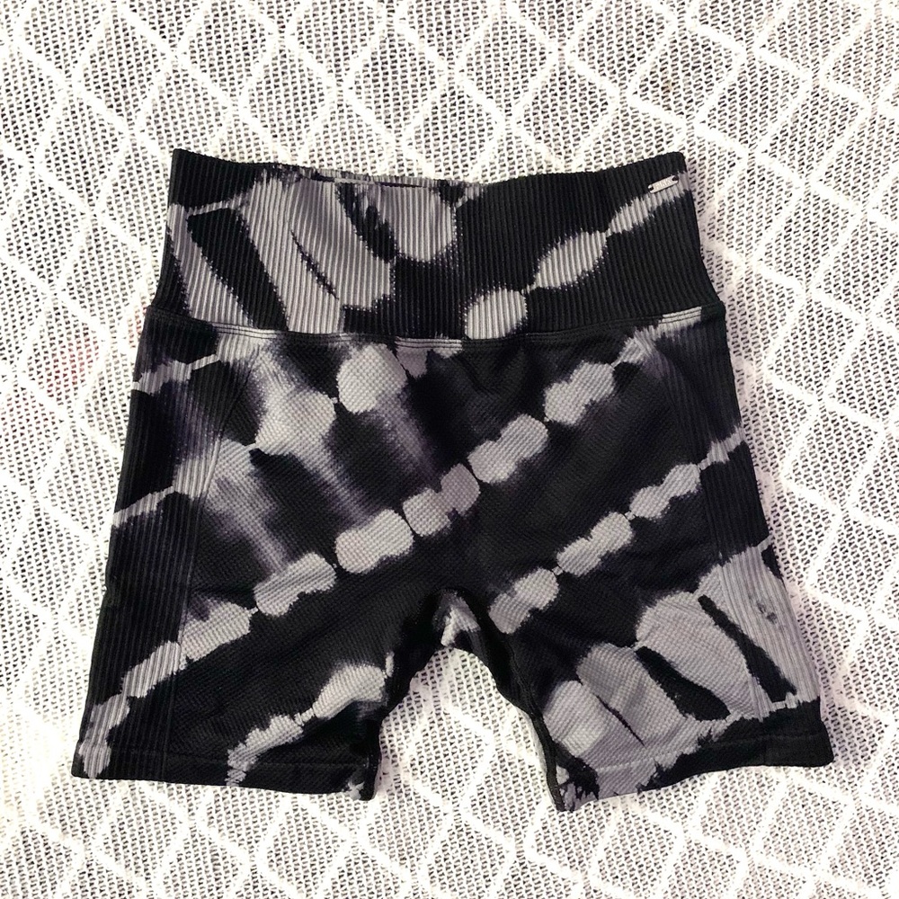 PINK VS Tie Dye Bike Shorts